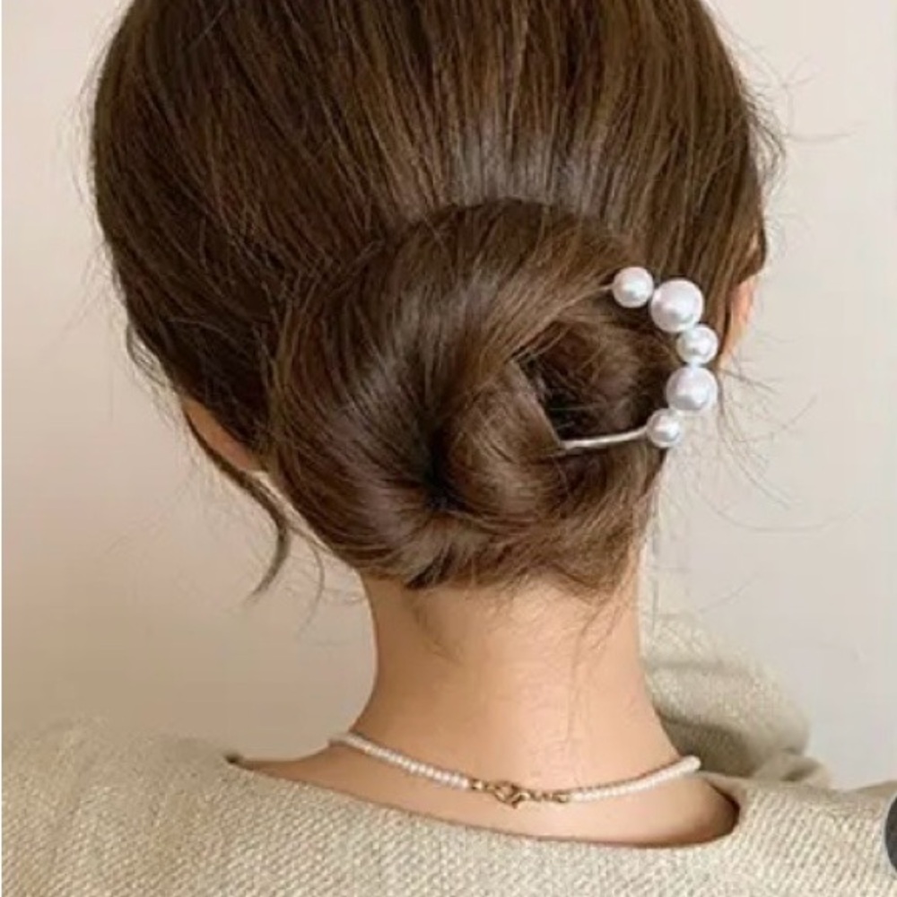 Elegant Gold and Pearl Hairpin Set of 4 - Picture 2 of 3